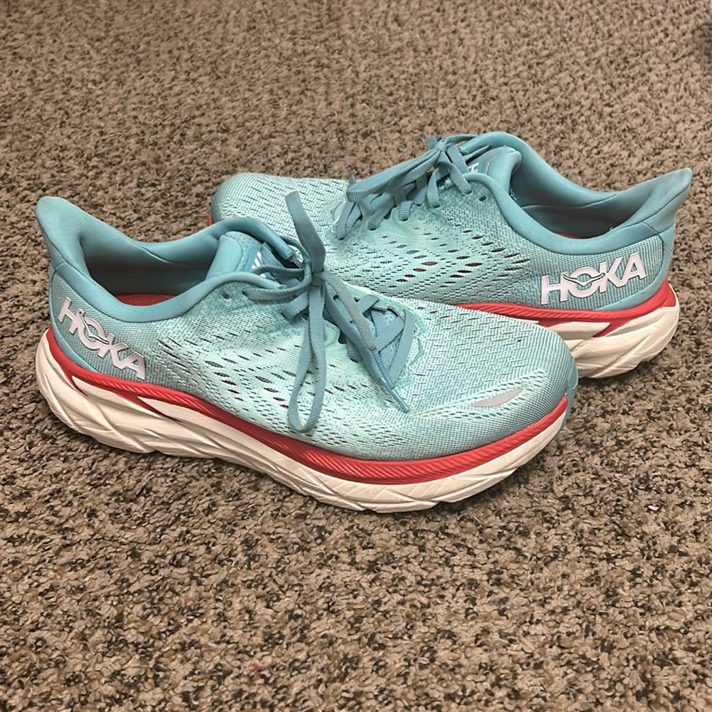 Hokas Clifton 8